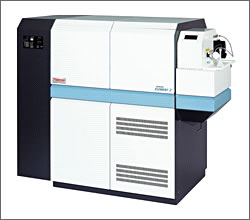 写真：高分解能型誘導結合プラズマ質量分析装置（HR-ICP-MS）